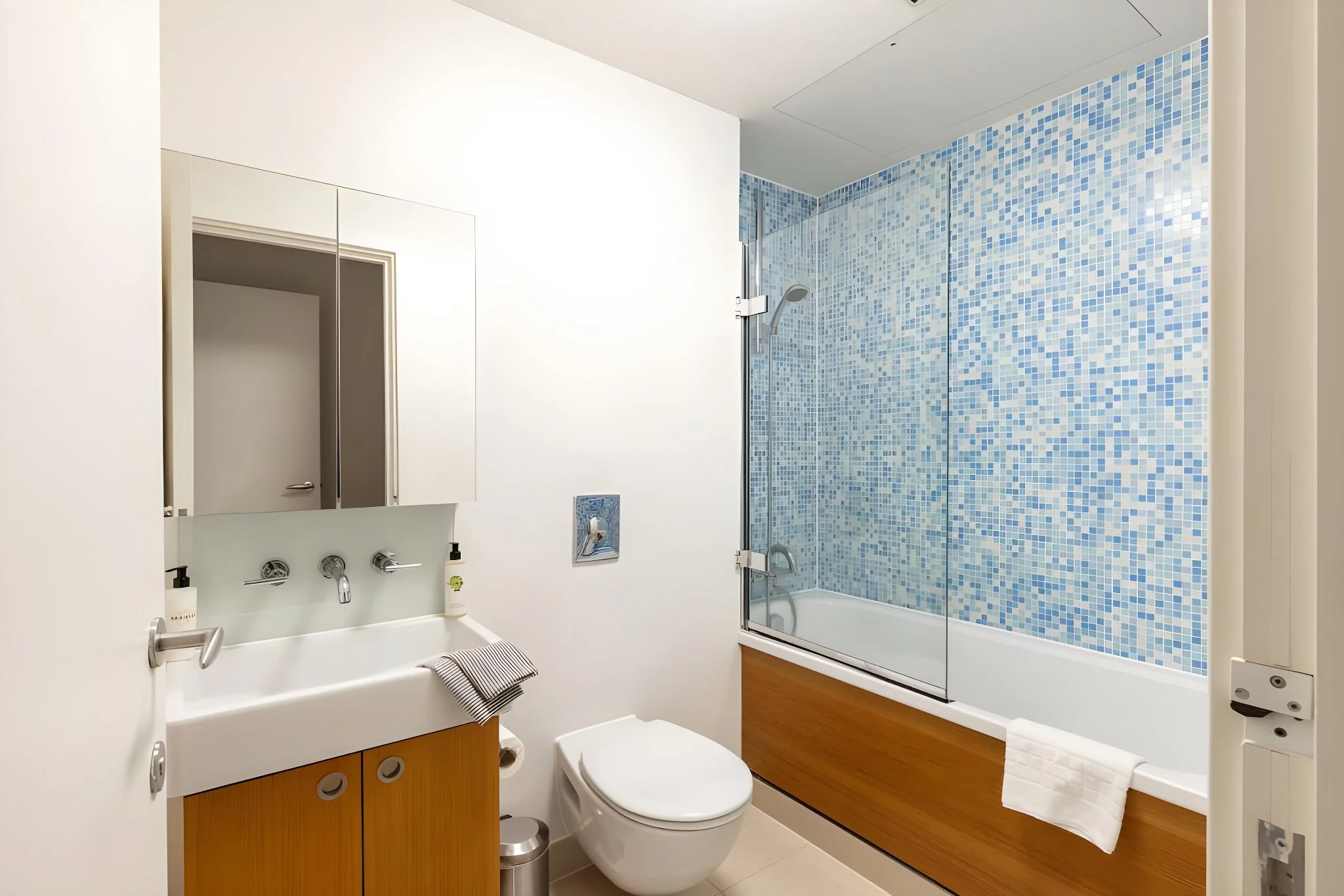 the-bond-suites-1 bed-4.jpg