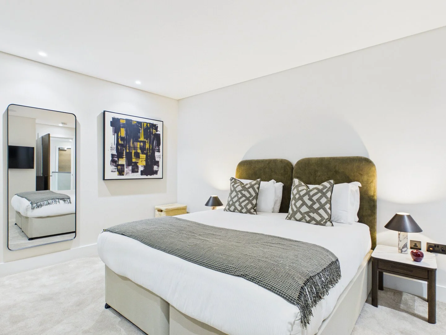 pink-mews-2bed-deluxe-new-2.jpg