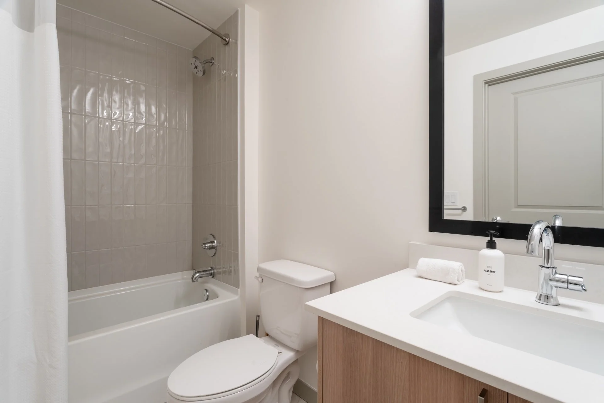 capitol-quarters-2 bed-6.jpg