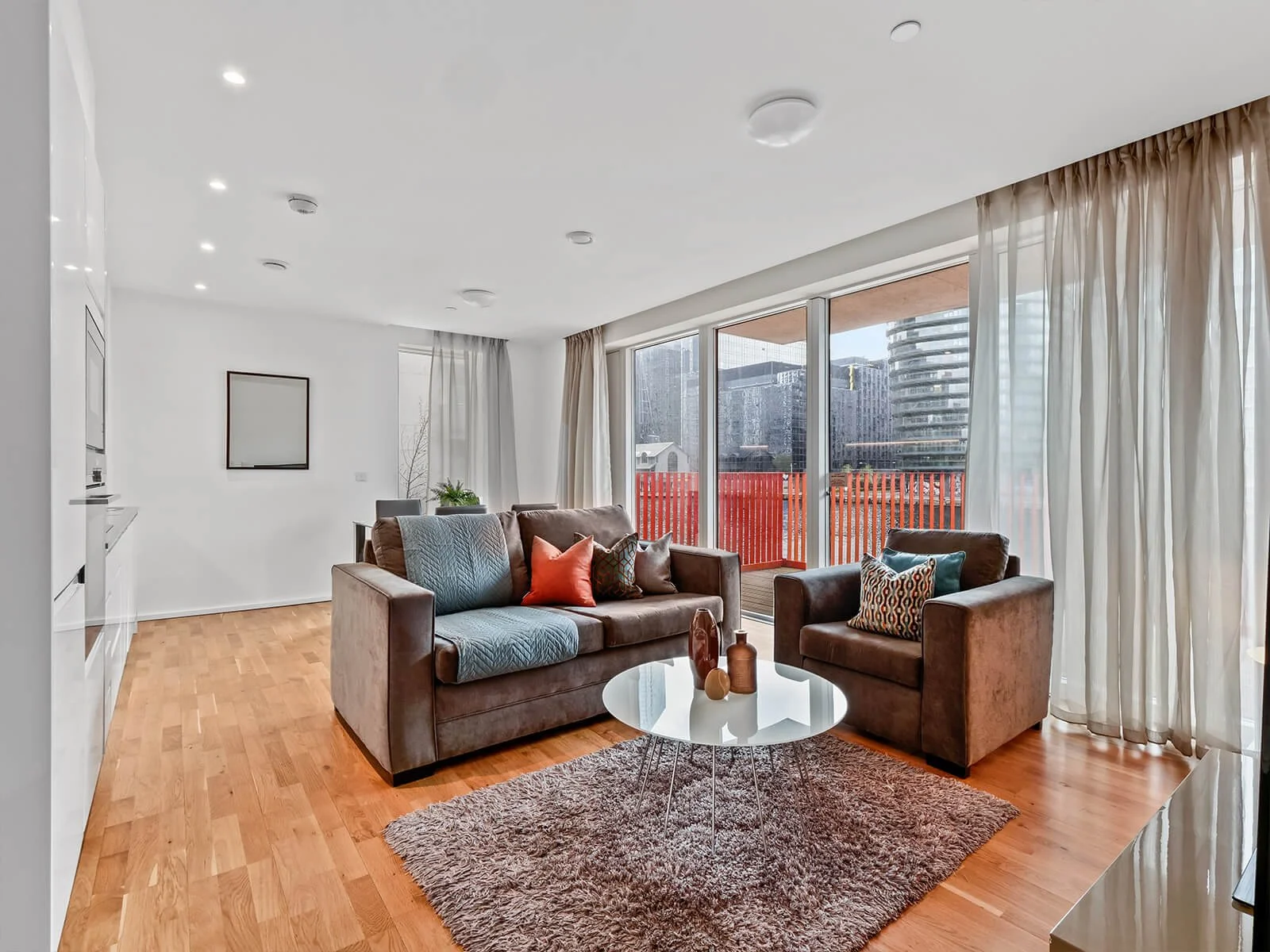 private 2 bed accommodation in Canary Wharf