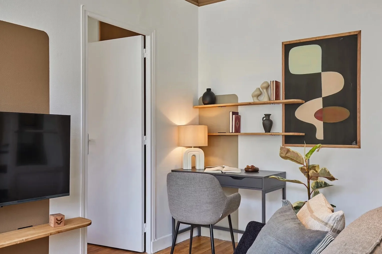 blomet-suites- 1 bed-7.jpeg