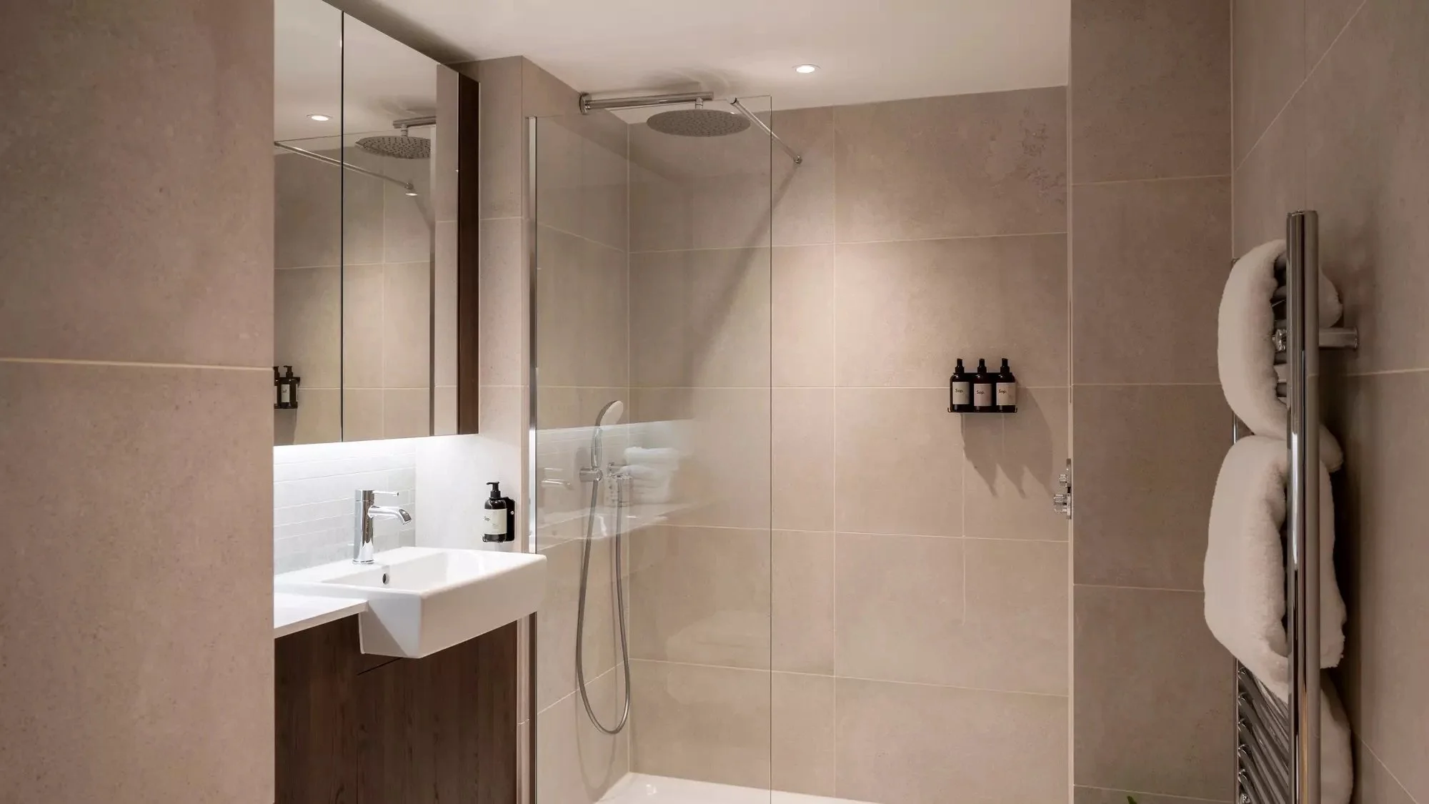 pier-point-residences-studio deluxe-4.jpeg
