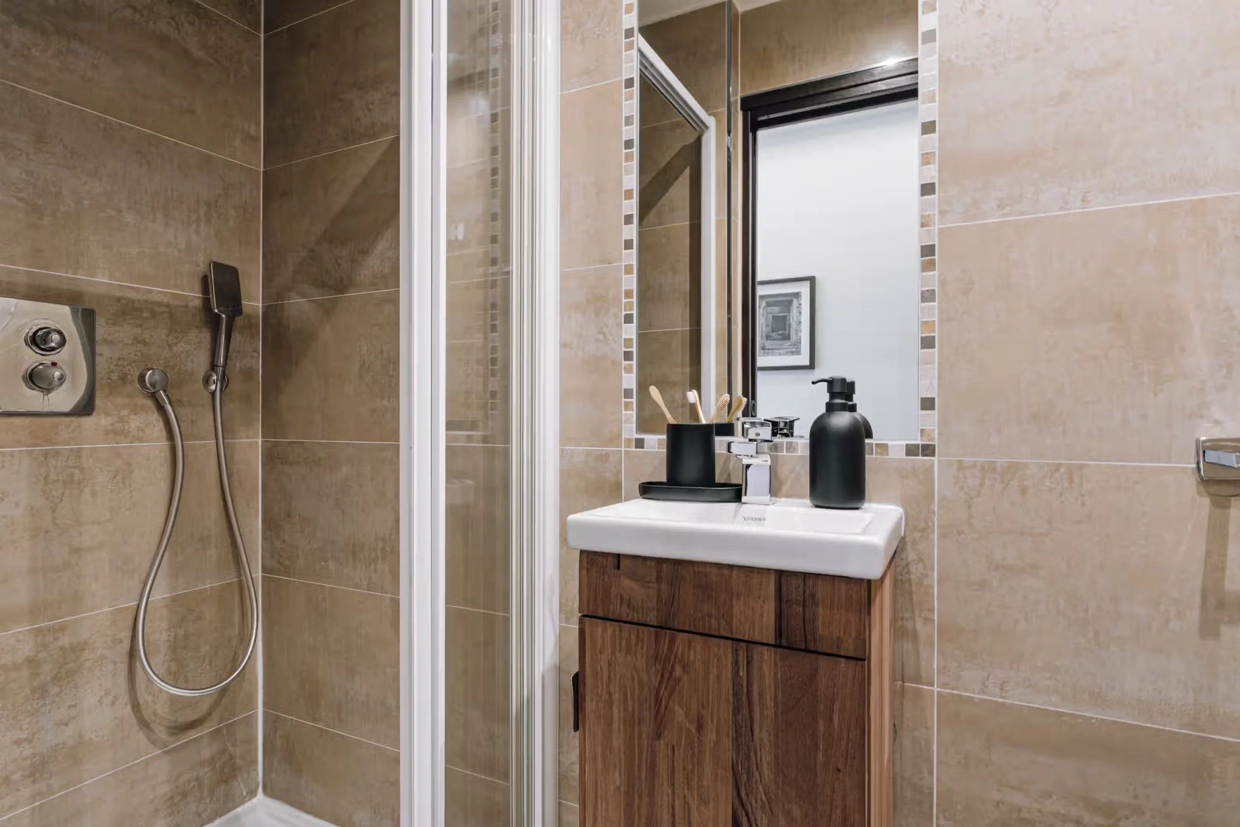 the-bir-hakeim-suites-2 bed-2.jpeg