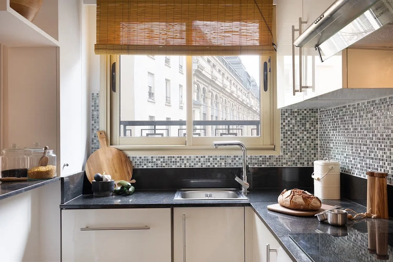 the-montmartre-gem-1 bed-9.jpeg