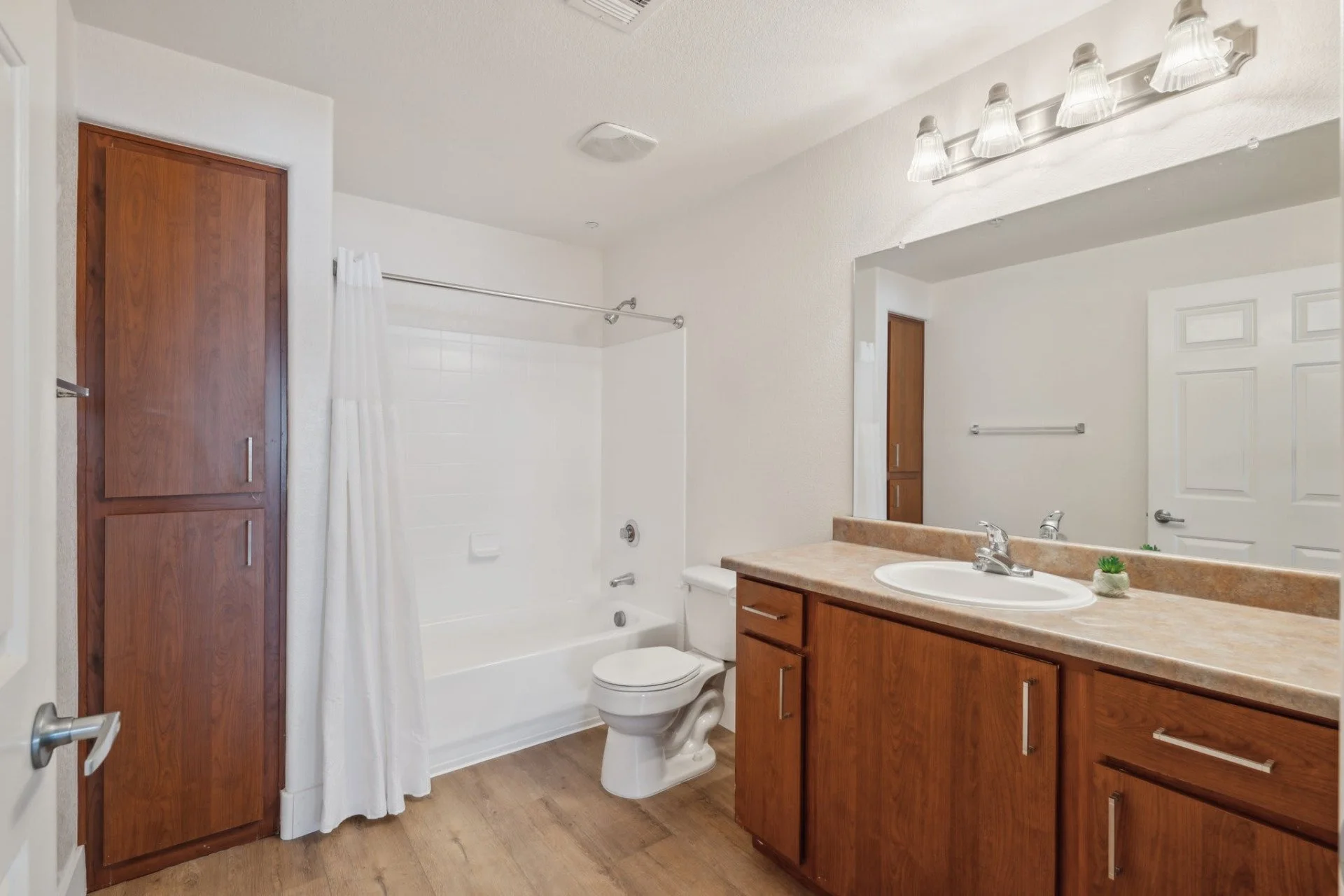glendale-quarters-2 bed-2.jpg