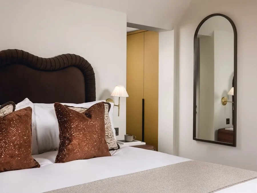 the-fitzrovia-gem-deluxe-studio-4.jpeg