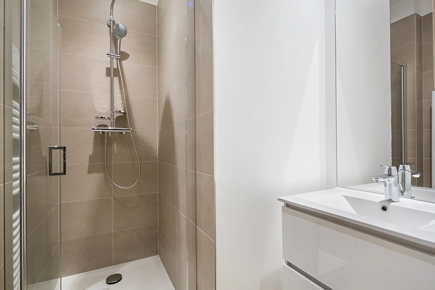 pantheon-view-residences-2 bed-13.jpeg