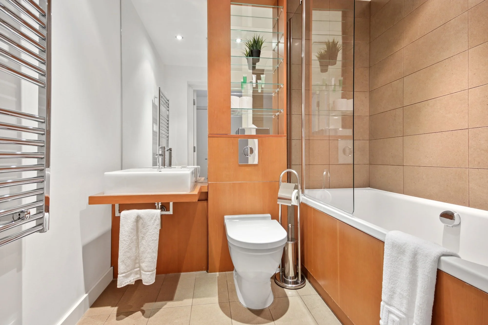 farringdon-yard-2 bed deluxe-1.JPG