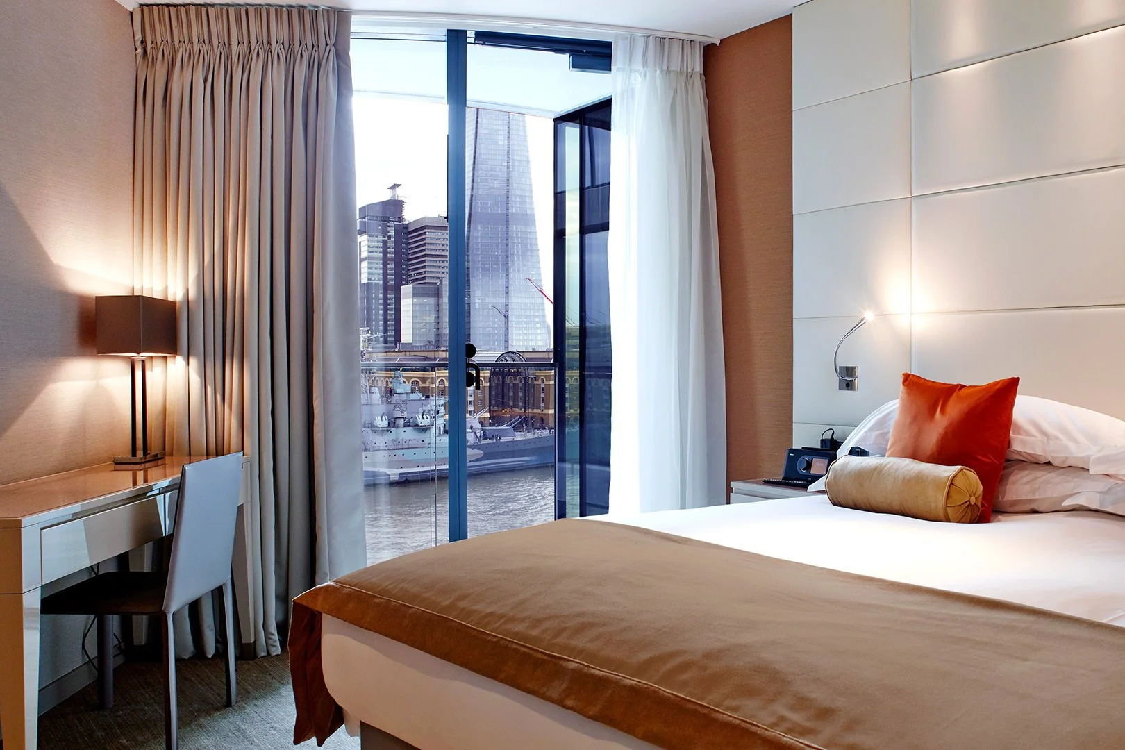 tower-of-london-2bed-5.jpg