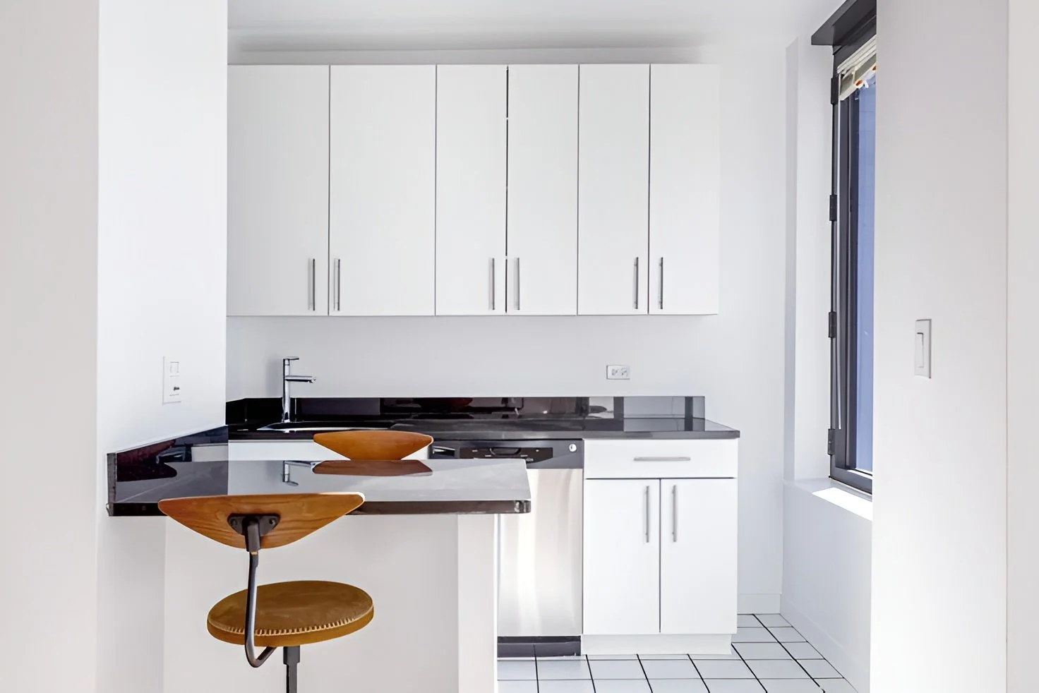 the-midtown-57th-kitcnen 2.jpg