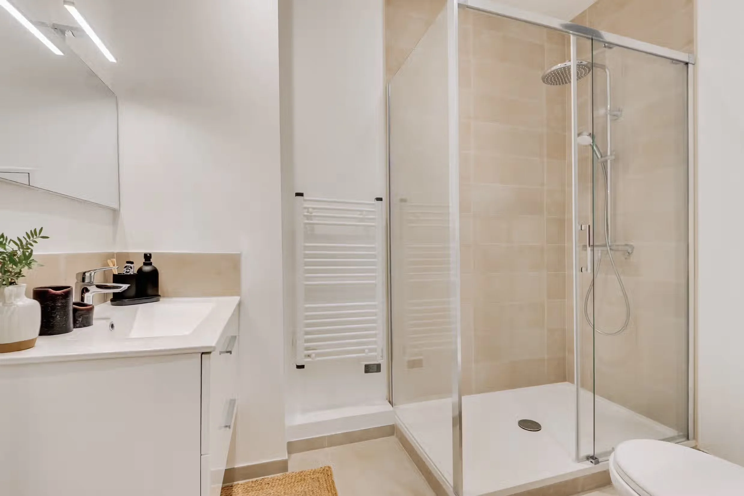 pont-marie-suites-3 bed-9.jpeg