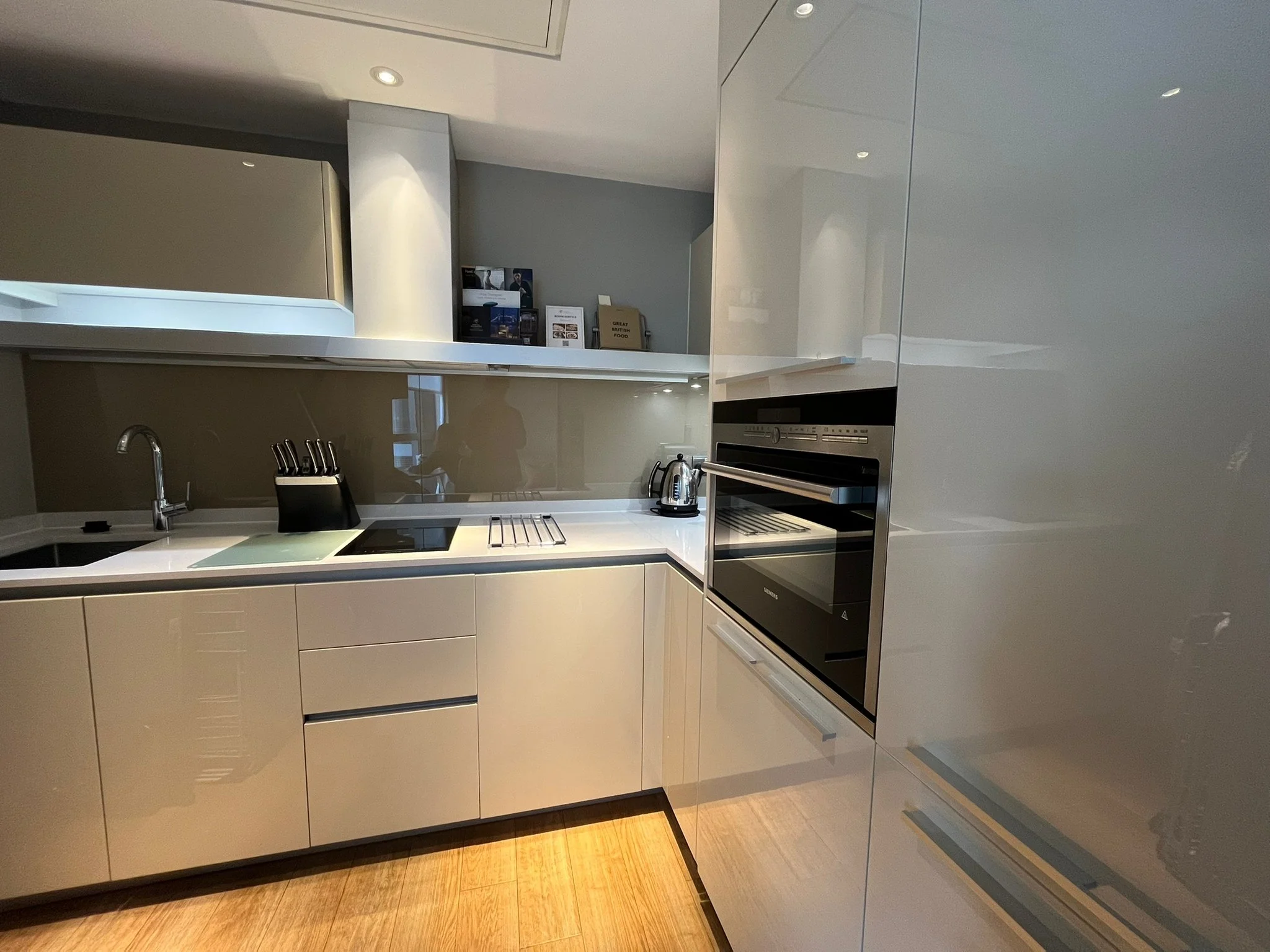 Tower of London studio Kitchen.jpg