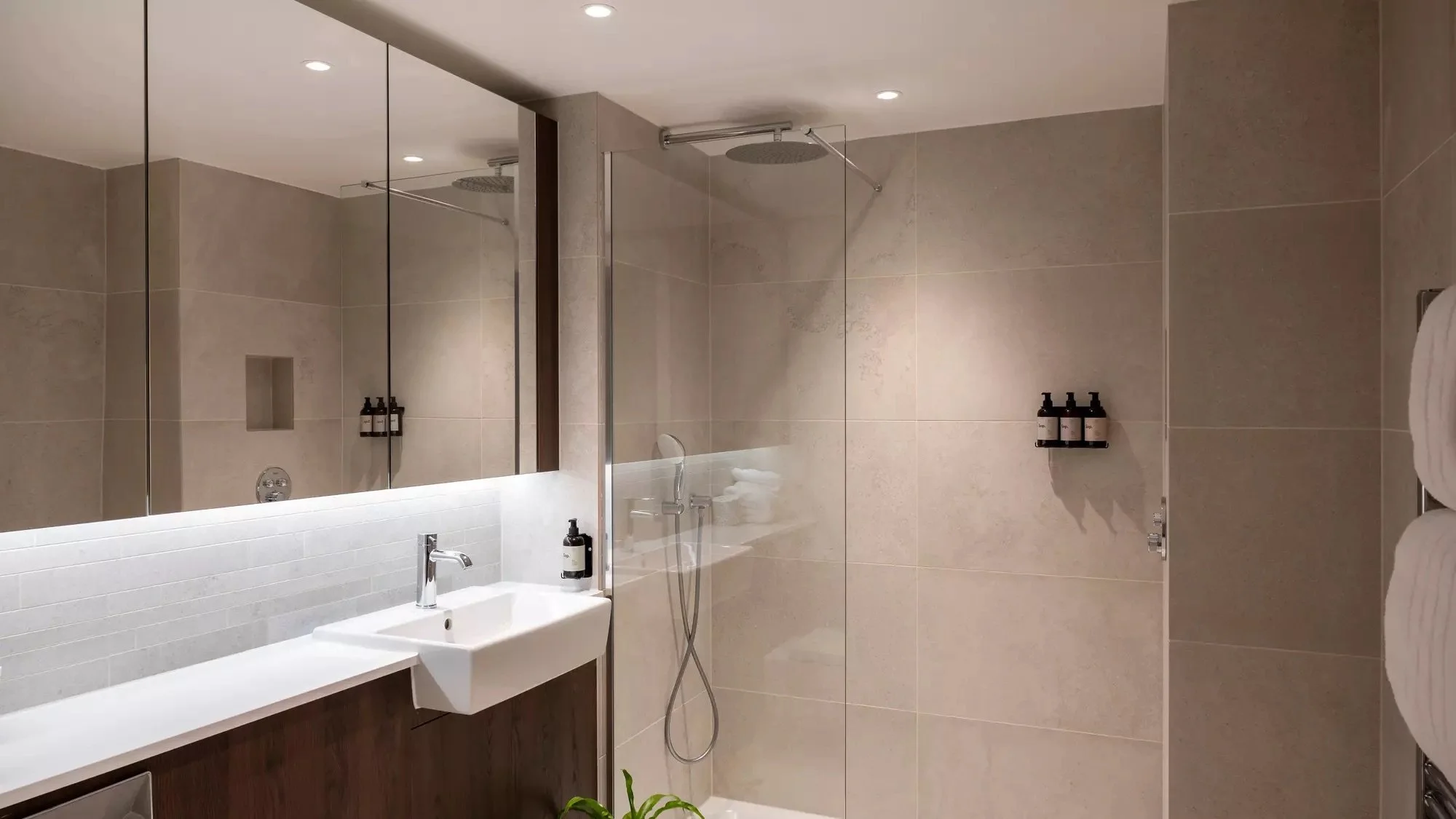 pier-point-residences-1bed deluxe-5.jpeg