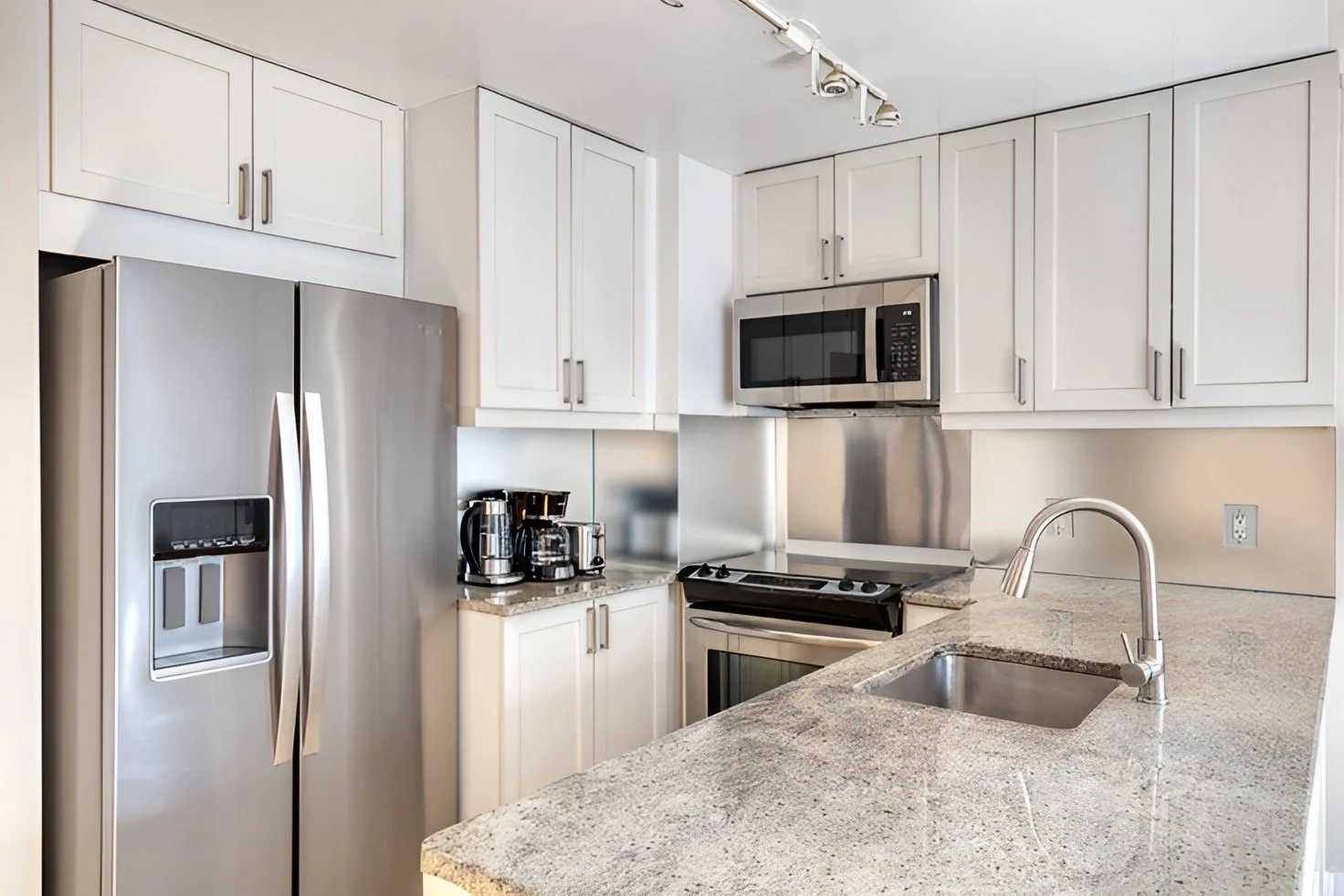 the-lincoln-gem-2 bed-1.jpg