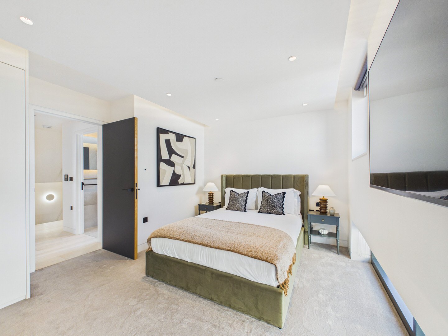 crossbones-collection-3bed-2.jpg