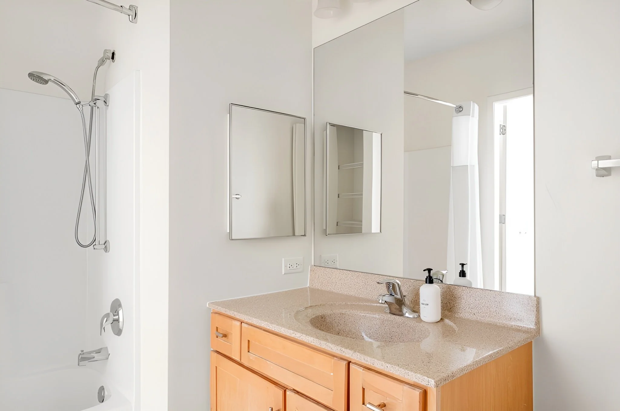 the-south-loop-gem-1 bed-7.jpg