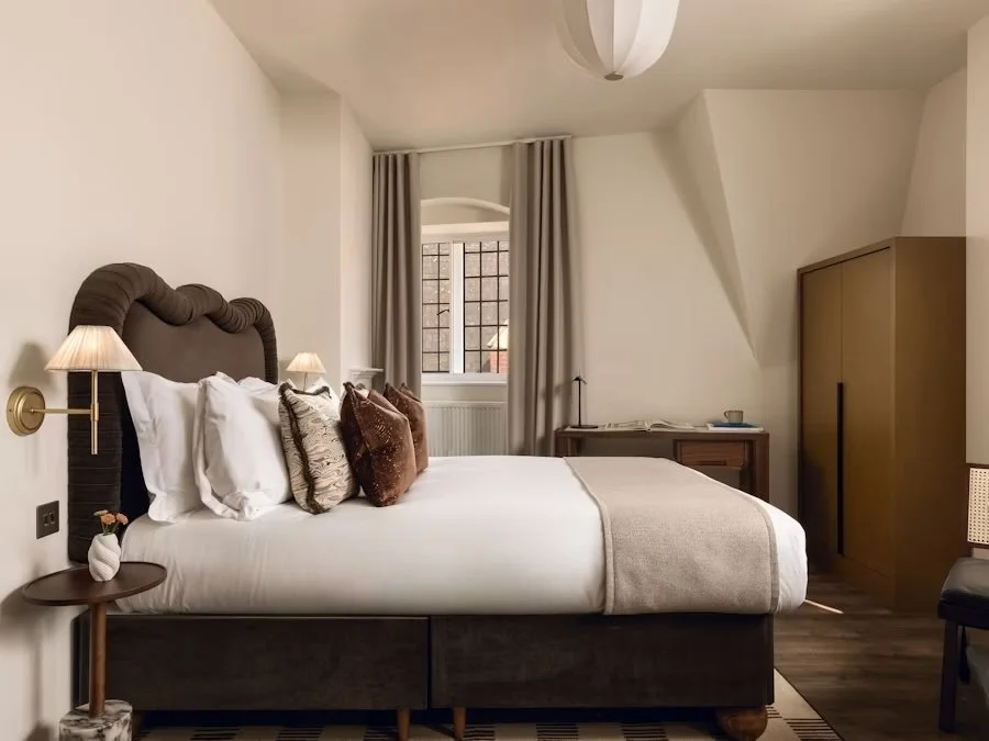 the-fitzrovia-gem-2bed-deluxe-8.jpeg