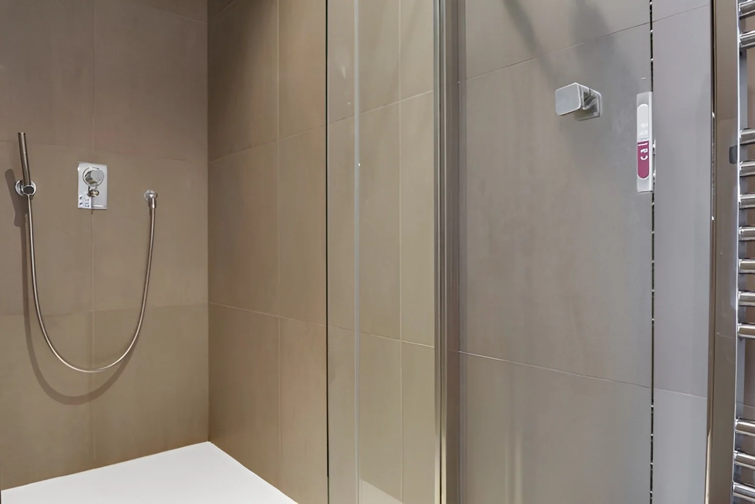 residence-merbeuf-1 bed-8.jpg