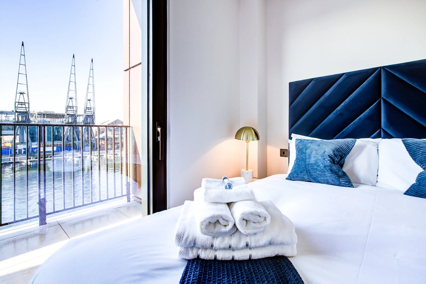 canary-wharf-riverside-2 bed-4.jpg