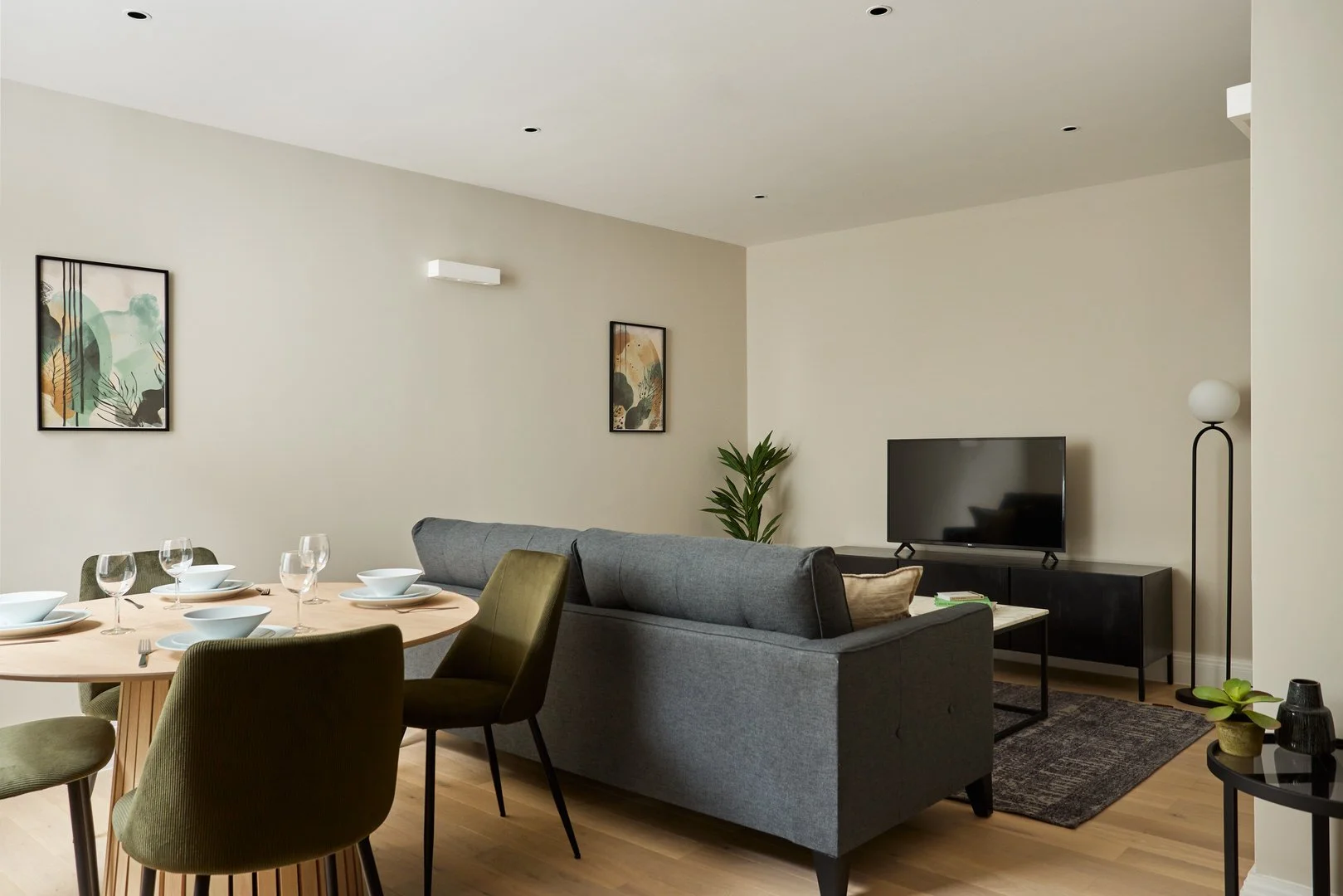 cliffords-inn-quarters-2bed-1.jpg