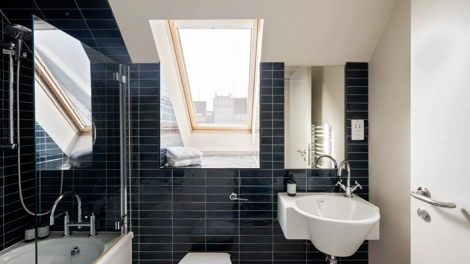 kensington-residences-2 bed deluxe -3.jpeg