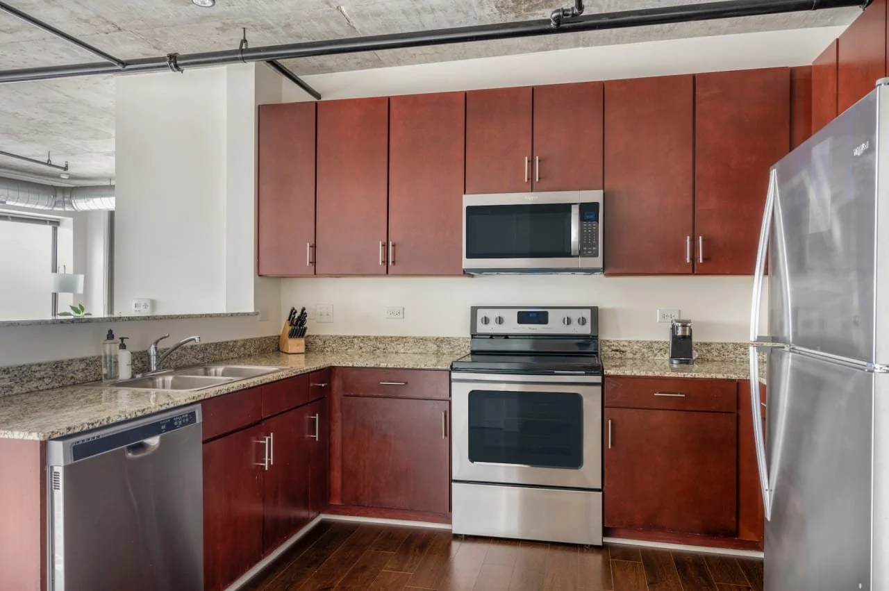the-south-loop-gem-2 bed-7.jpg