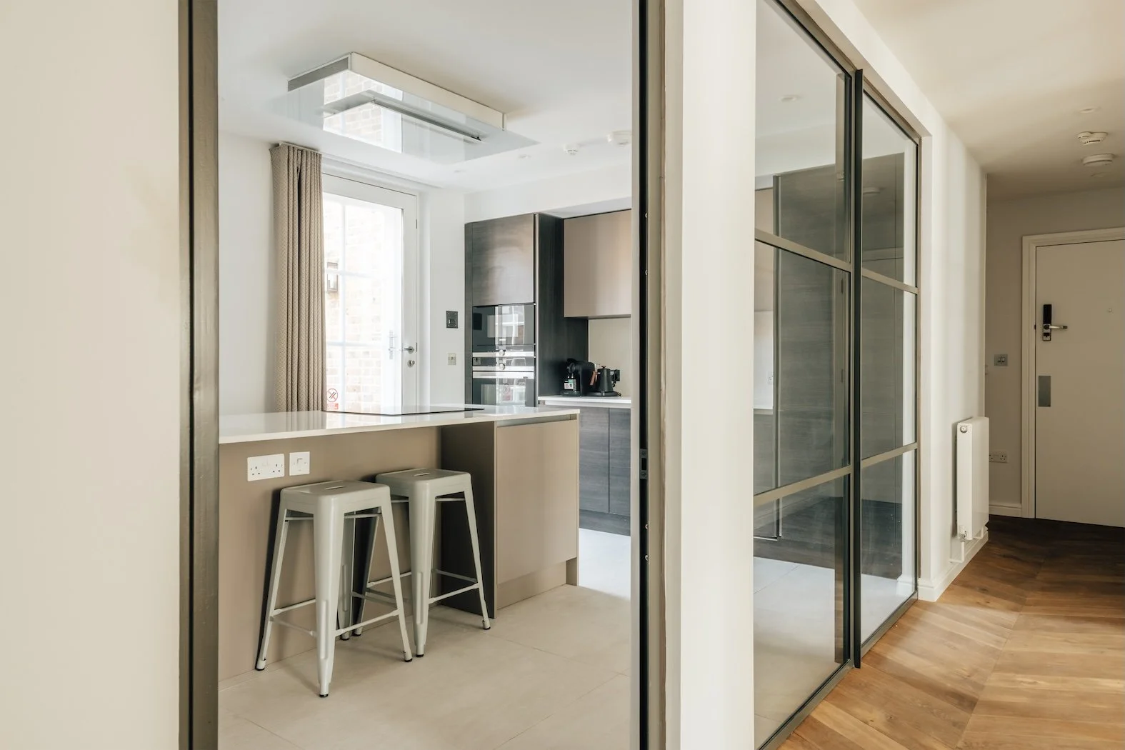 the-sloane-sq-gem-3 bed - 2.jpg
