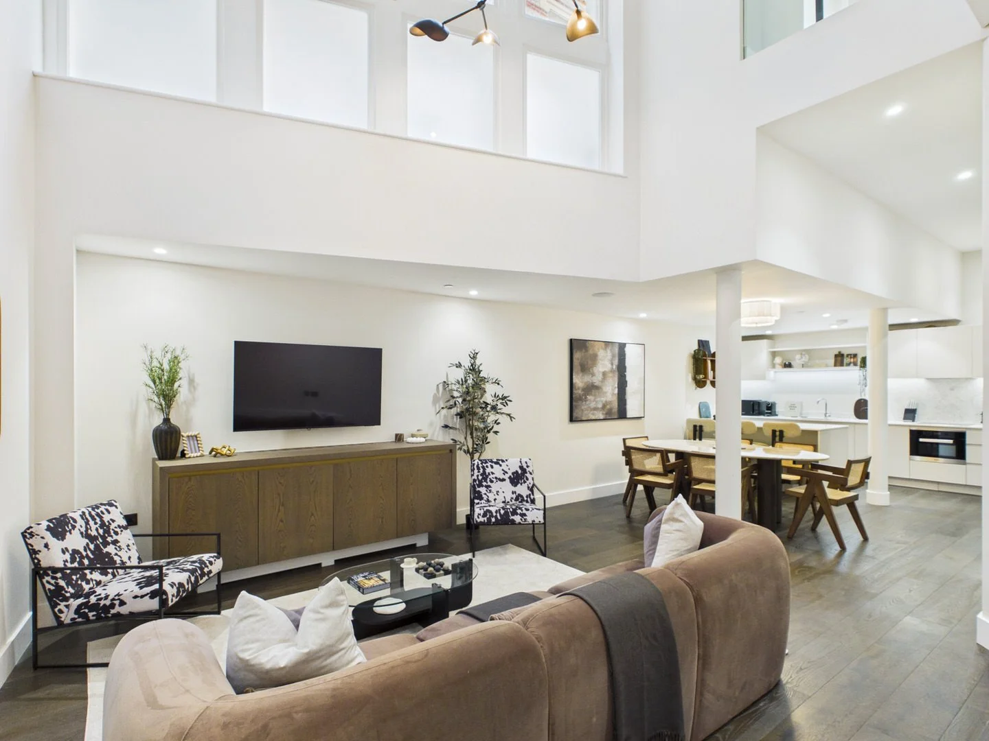 pink-mews-2bed-deluxe-new-10.jpg