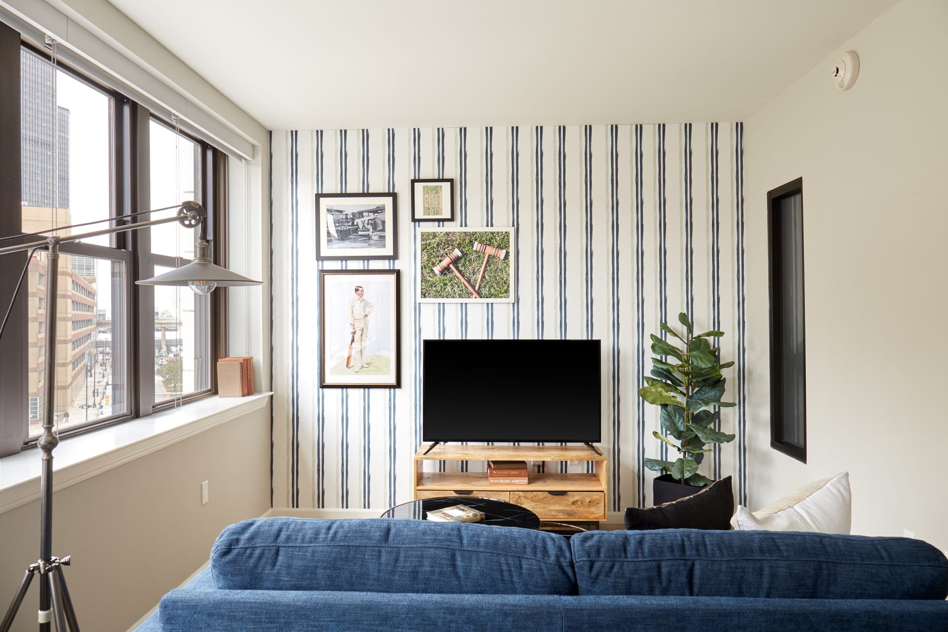 the-detroit-gem-1 bed -5.jpg