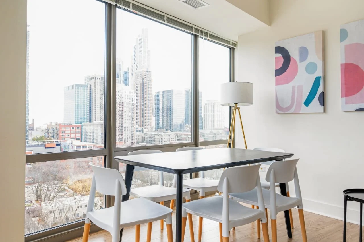 the-south-loop-gem-3 bed-8.jpg