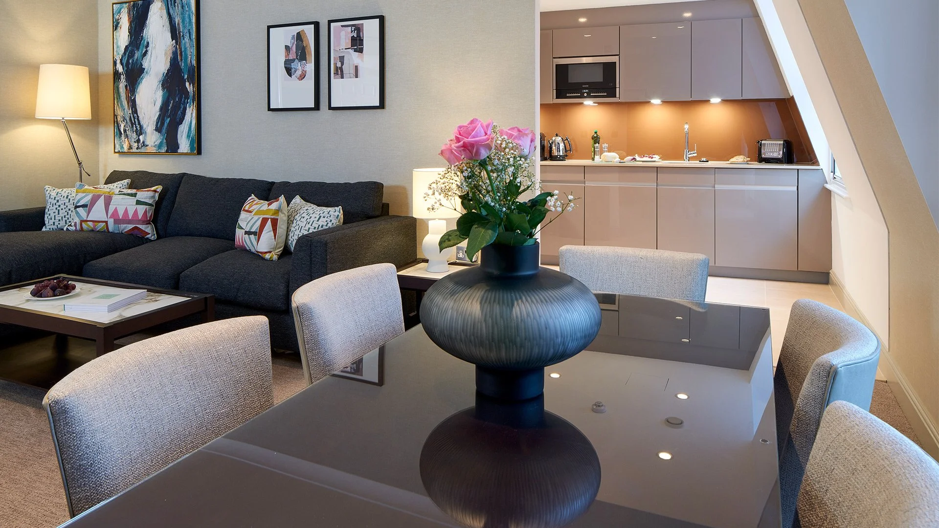 mansion-house-2bed-deluxe-6.jpg