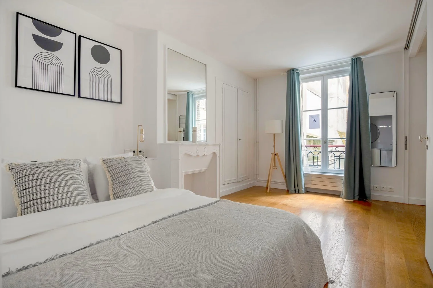 louvre-quarters-1bed- (5).jpg