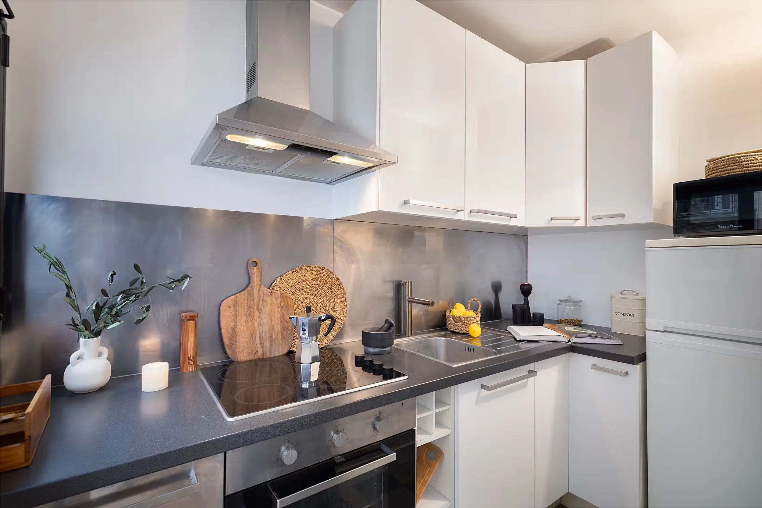 the-seizieme-suites-1 bed-6.jpeg