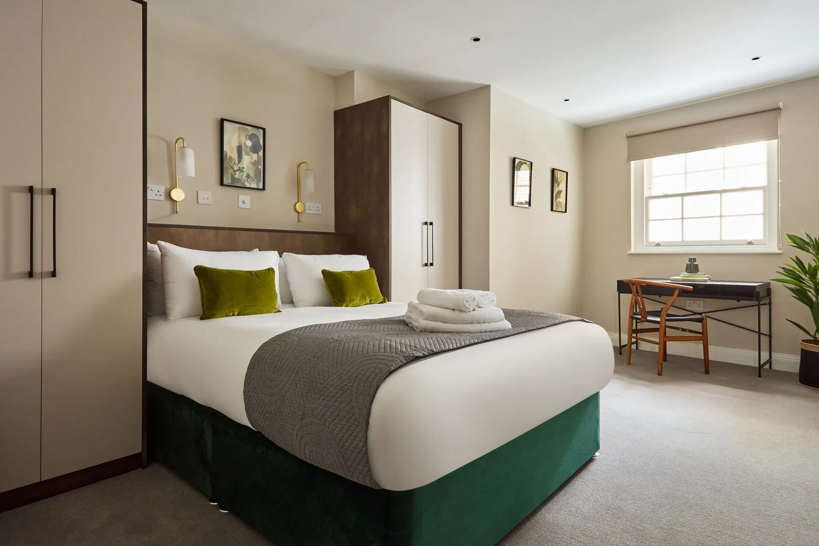 cliffords-inn-quarters-2bed-2.jpg