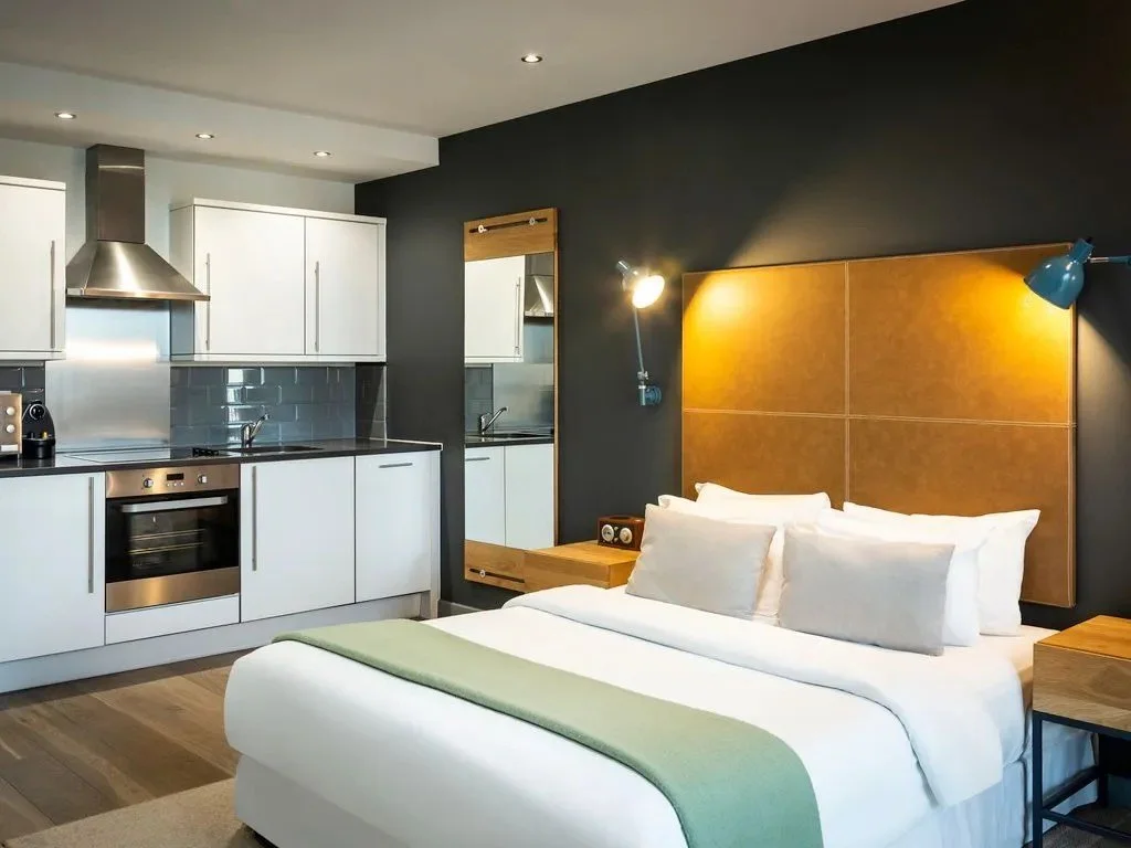 Kew Bridge Suites - Studio - 003.jpeg