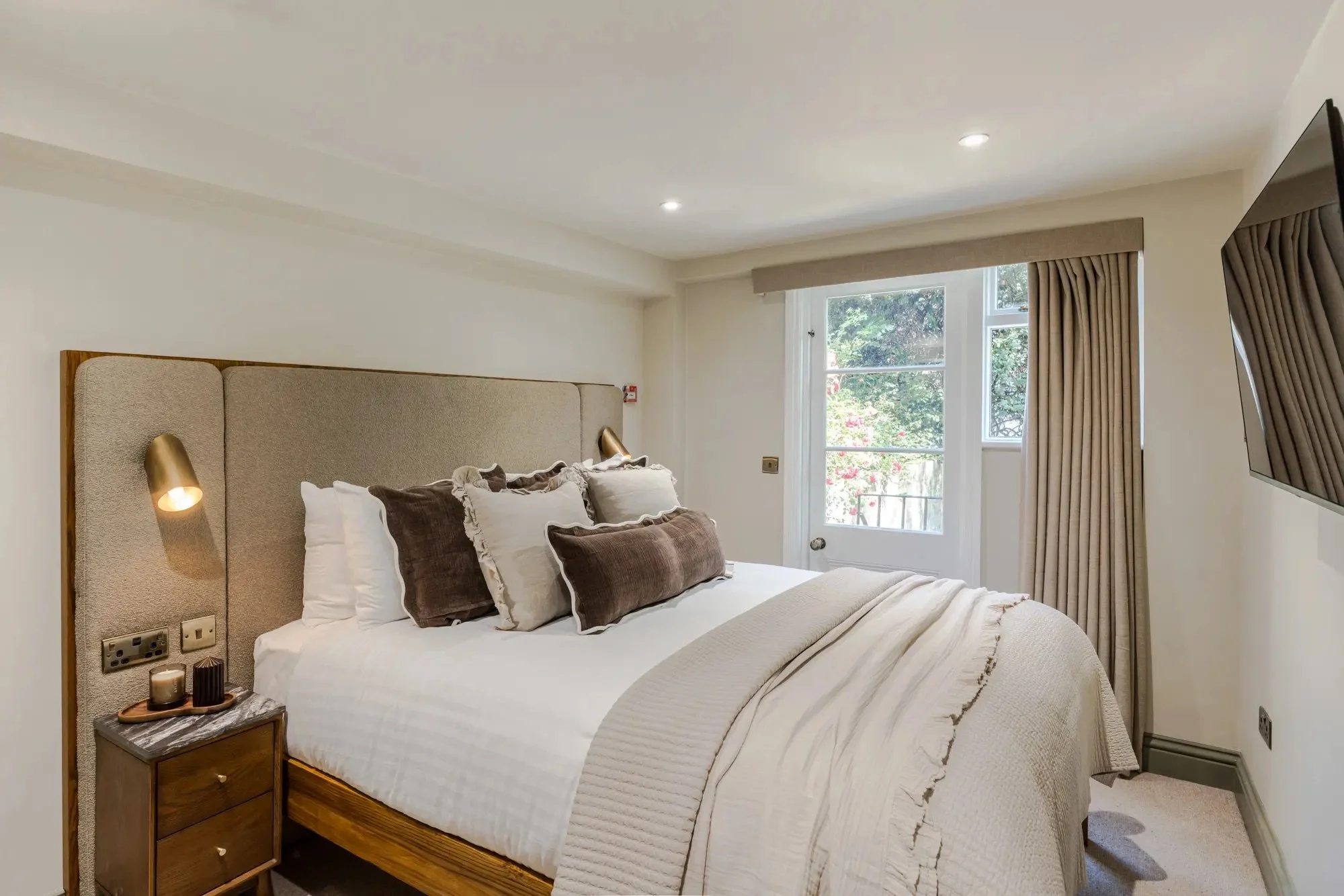 earls-court-quarters-2 bed-4.jpeg