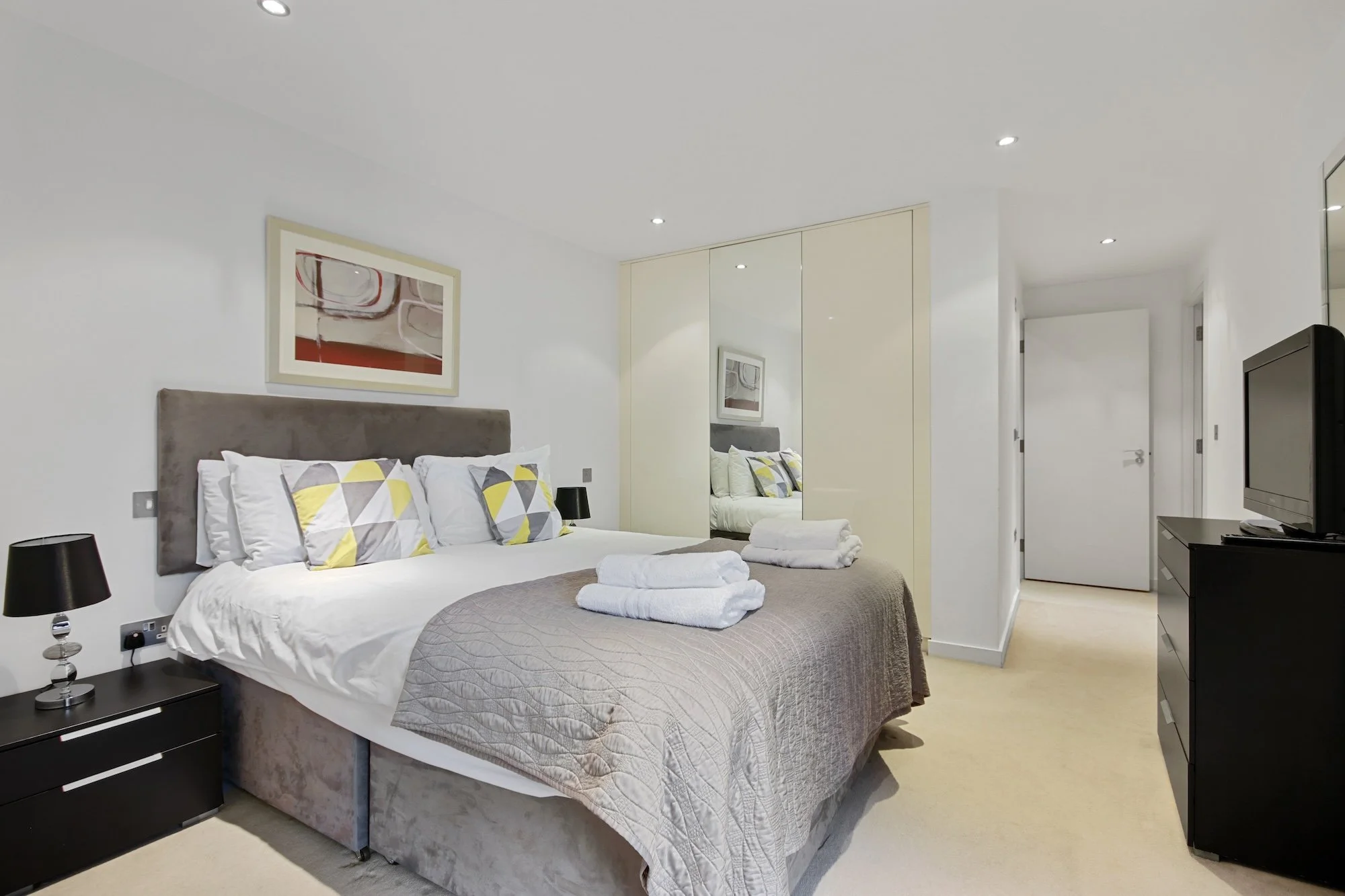 farringdon-yard-2 bed -1.JPG