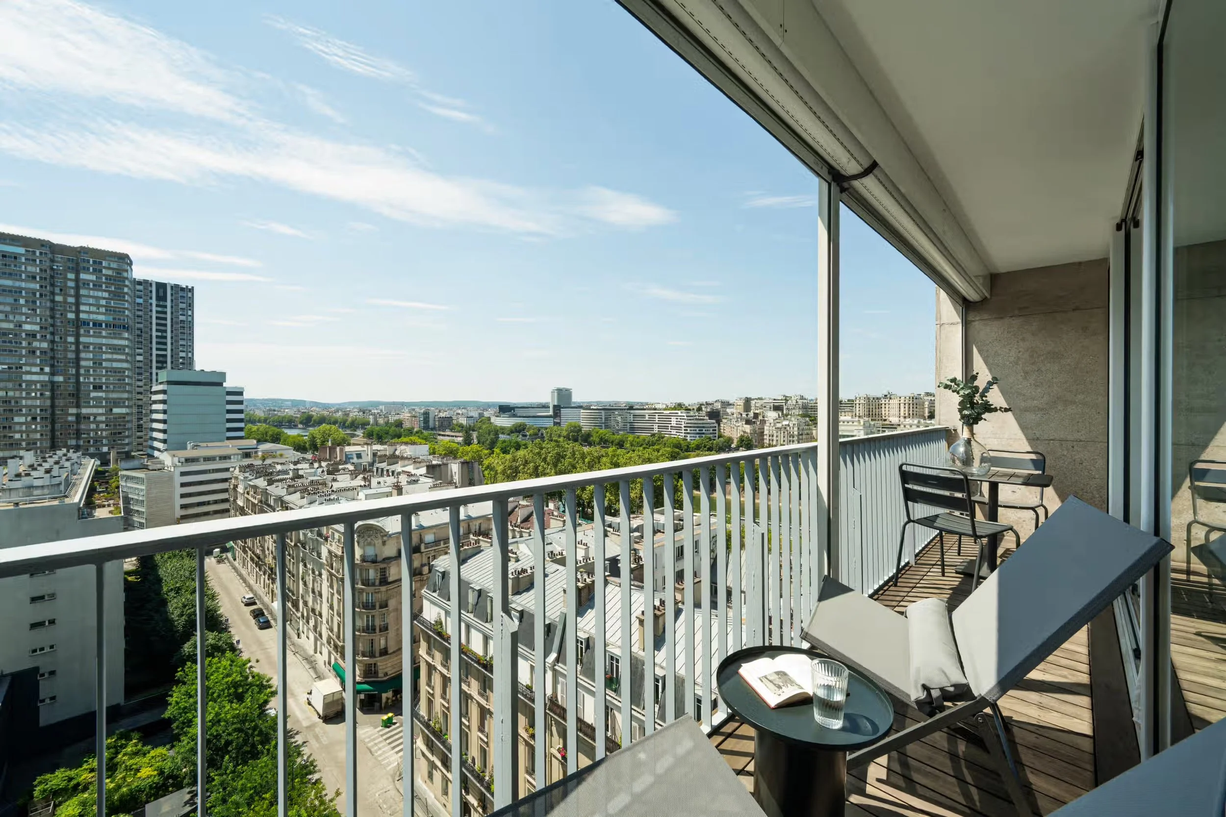 the-bir-hakeim-suites-2 bed-18.jpeg