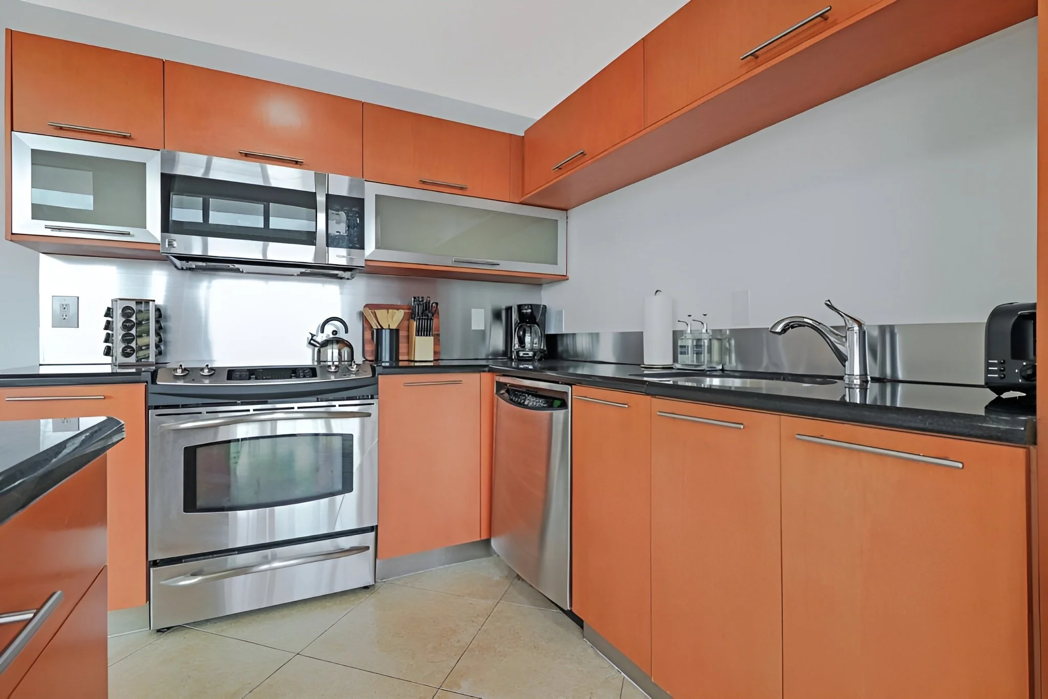 atlantic-blvd-suites-3 bed-11.jpg