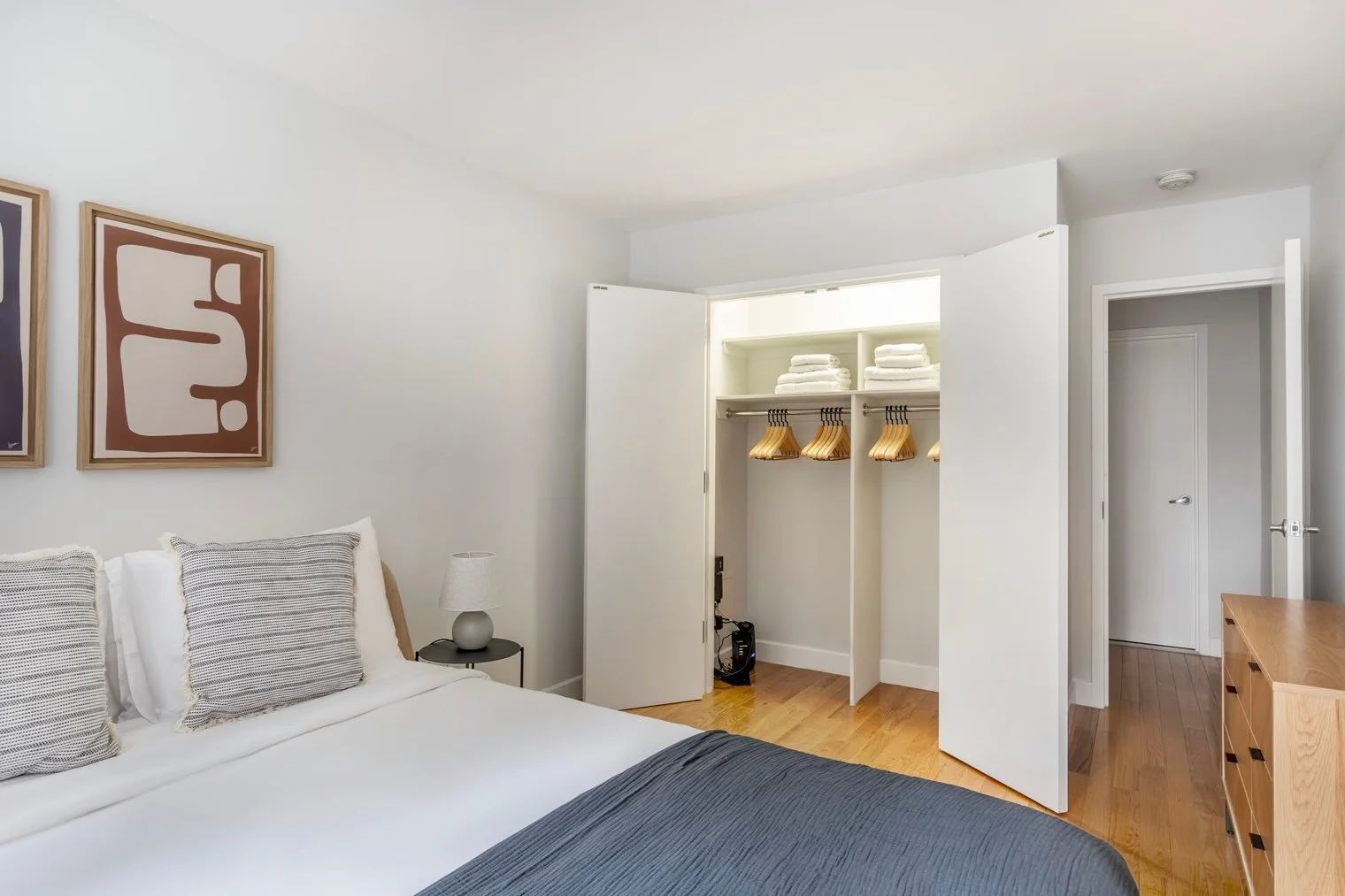 the-lenox-residence-2bed-15.jpeg