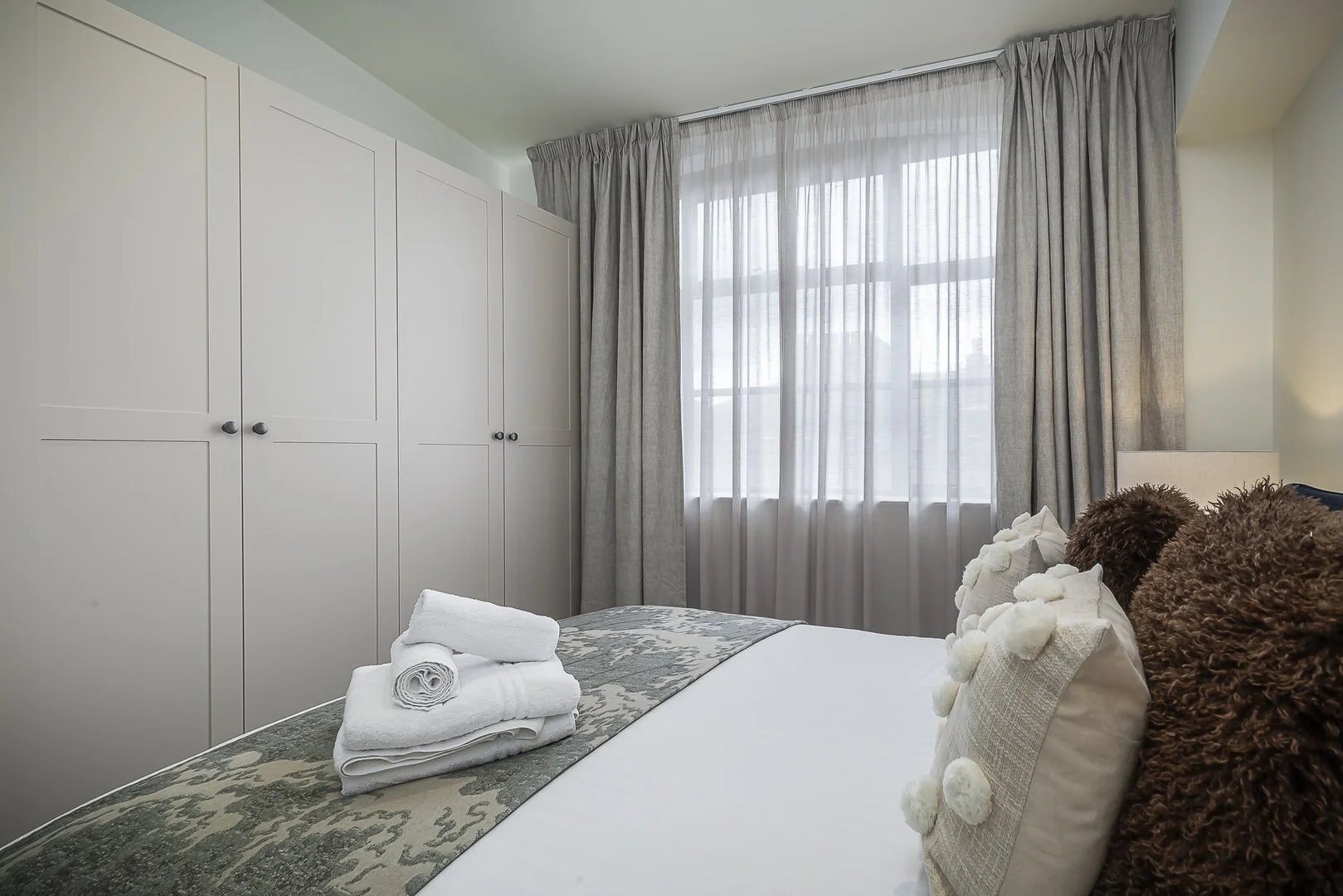 whitecross-collection-2bed-14.jpg