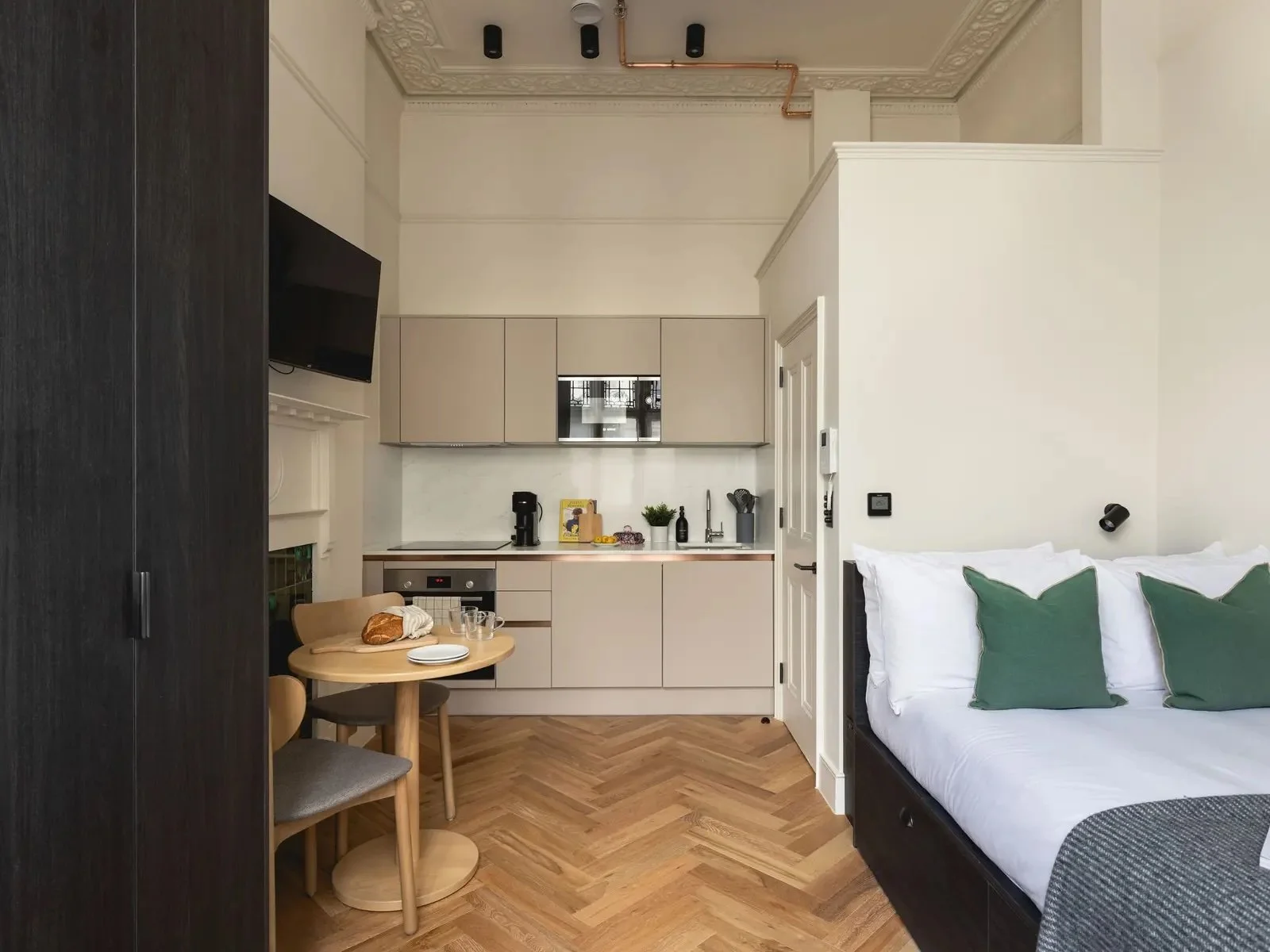 the-princes-quarter-studio-small-7.jpeg