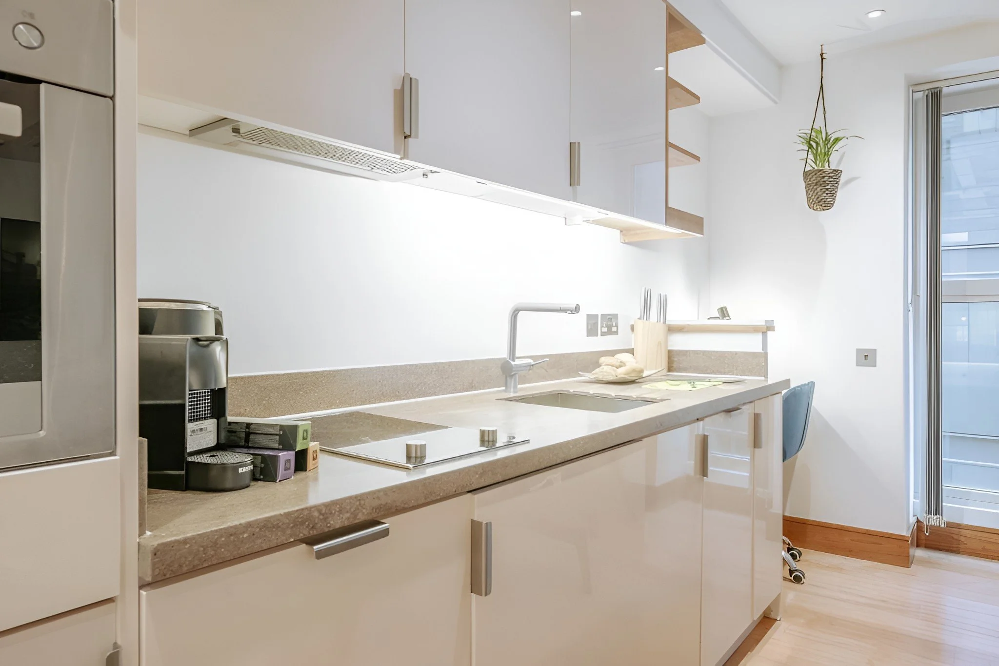 vine-st-1bed-2.jpg