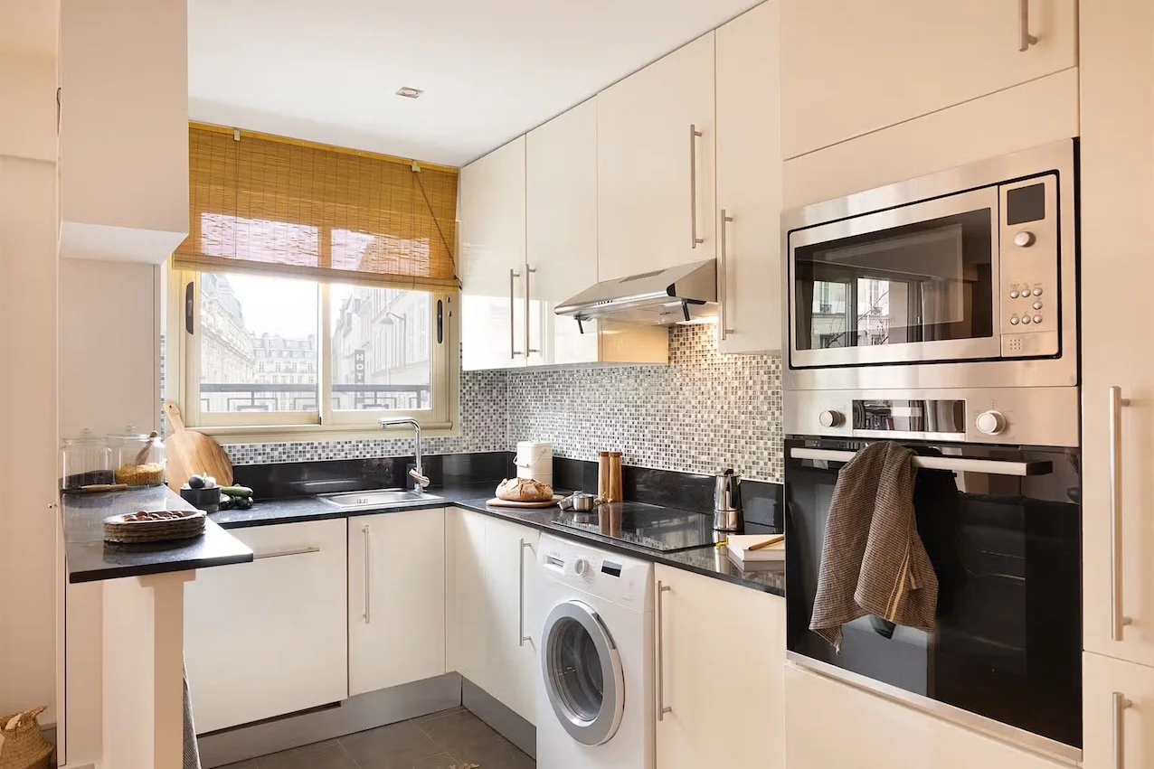 the-montmartre-gem-1 bed-8.jpeg