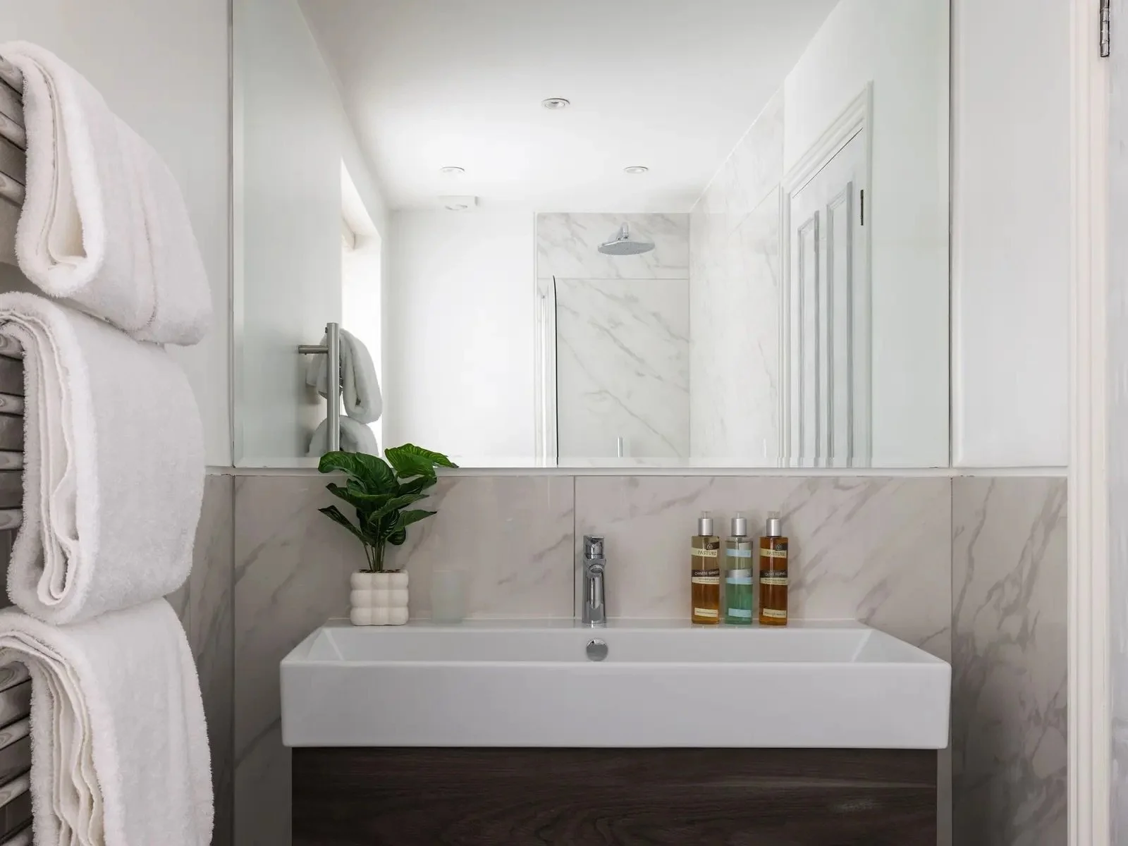 kensington-palace-quarters-2bed-3.jpeg