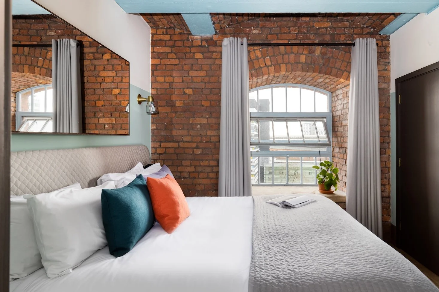 manchester-canal-side-1 bed deluxe-6.jpg