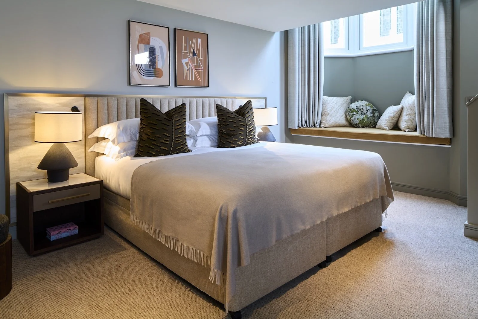 royal-cadogan-suites-1bed-deluxe-4.jpeg
