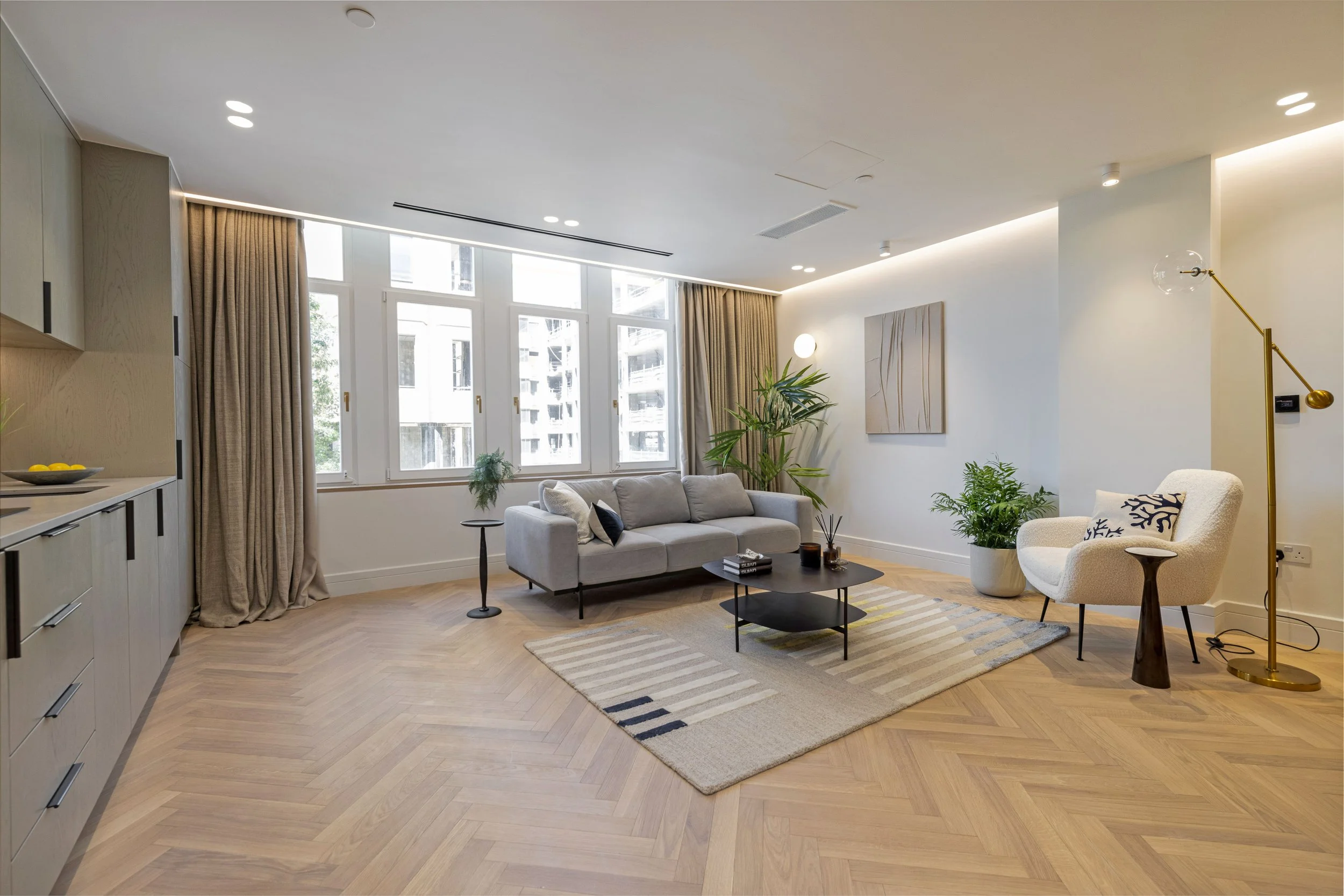 Covent Garden Piazza  Studio Living area.jpg