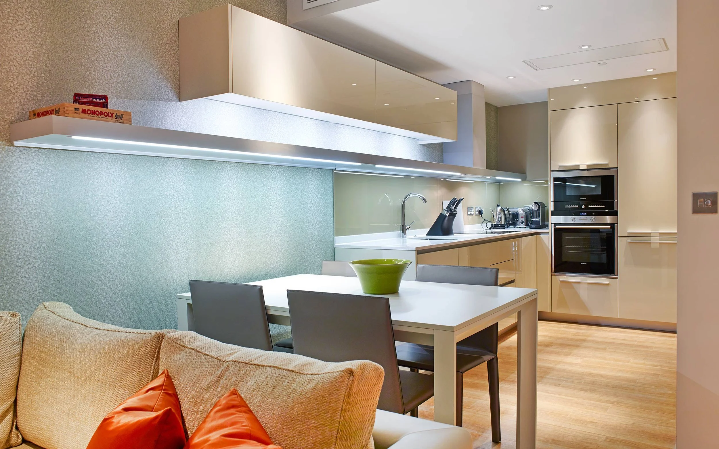 tower-of-london-2 bed deluxe-2.jpg