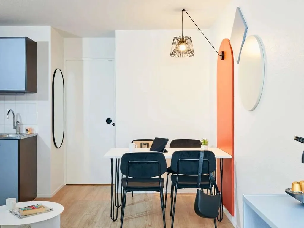 bleuzen-suites-deluxe-studio-2.jpeg